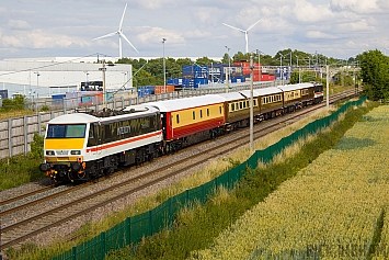 Class 90 - 90002 - Locomotive Services Limted