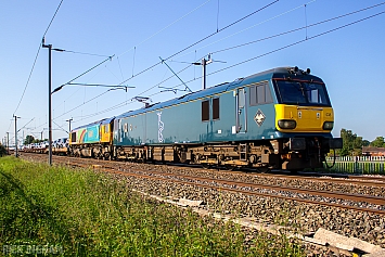 Class 92 - 90038 - Caledonian Sleeper + Class 66 - 66720 - GBRf