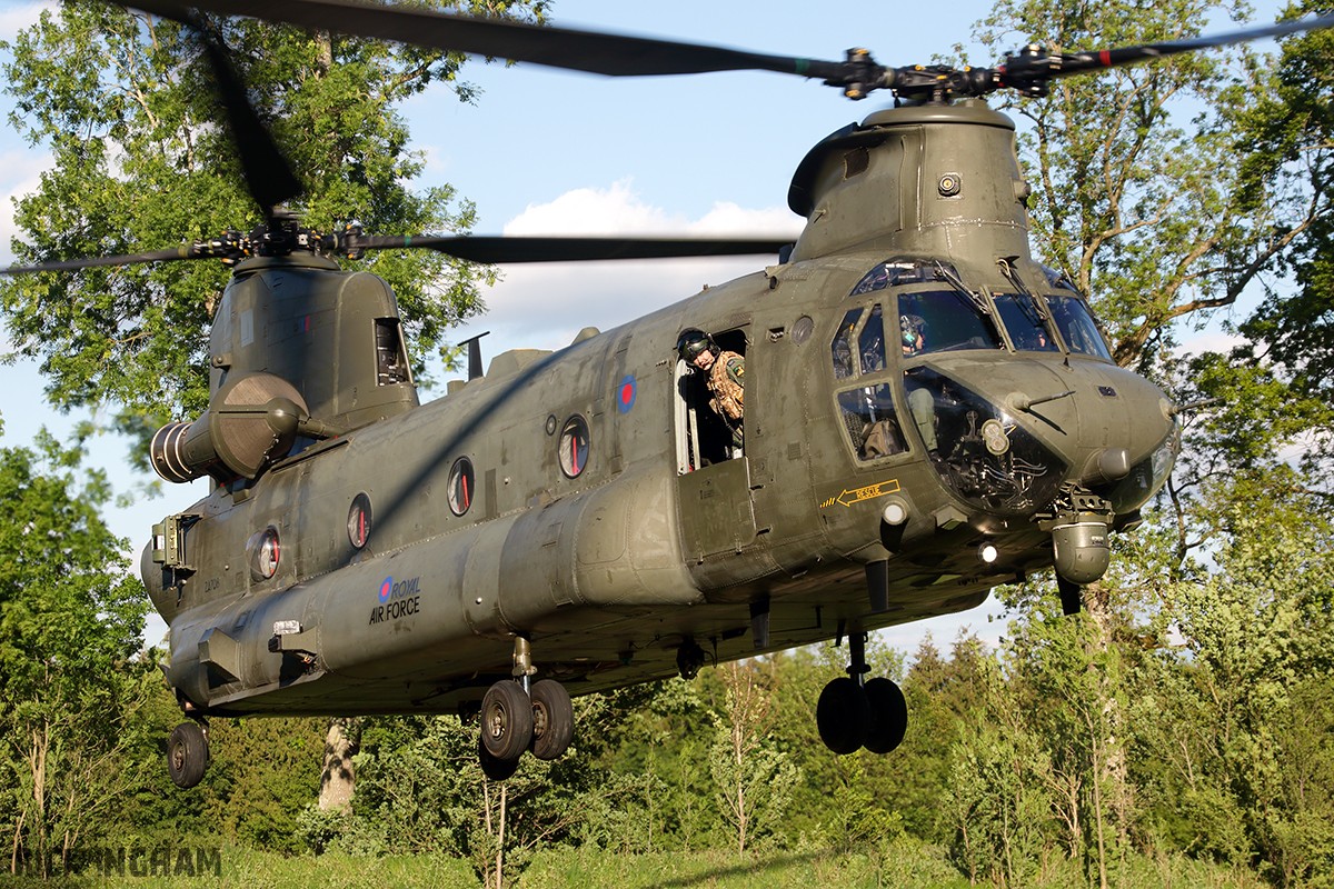 Chinook Confined Landing