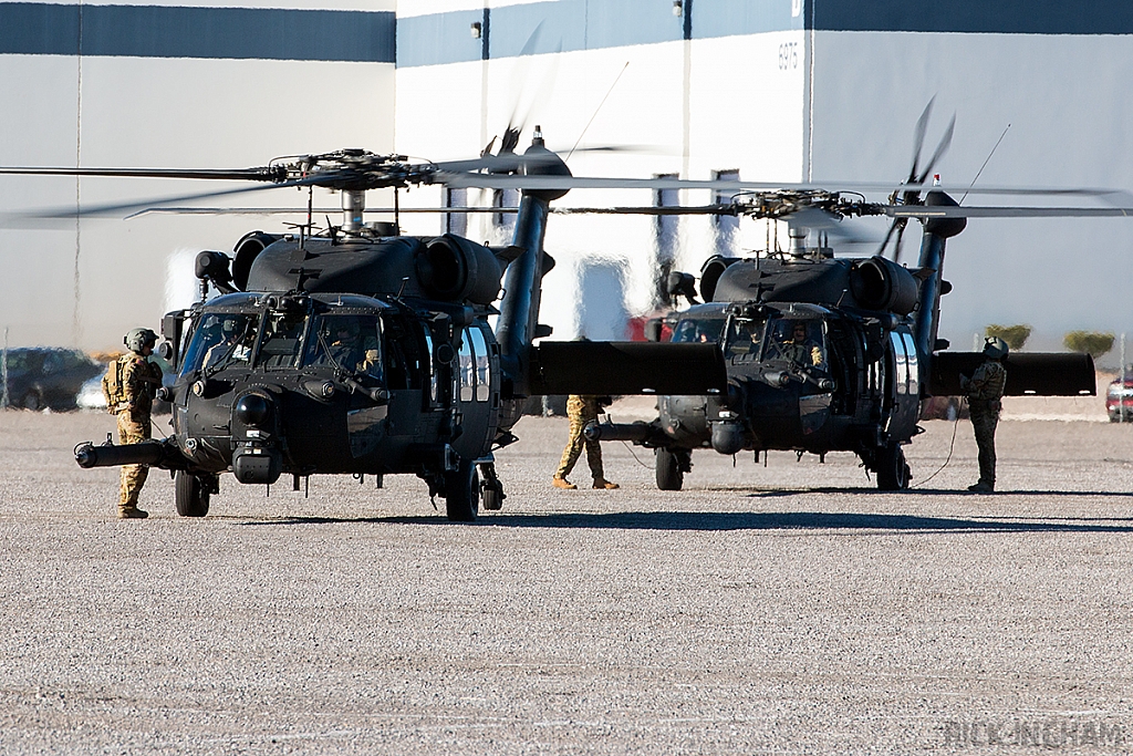 Sikorsky MH-60M Blackhawk - 05-20001 + 12-20476 - US Army