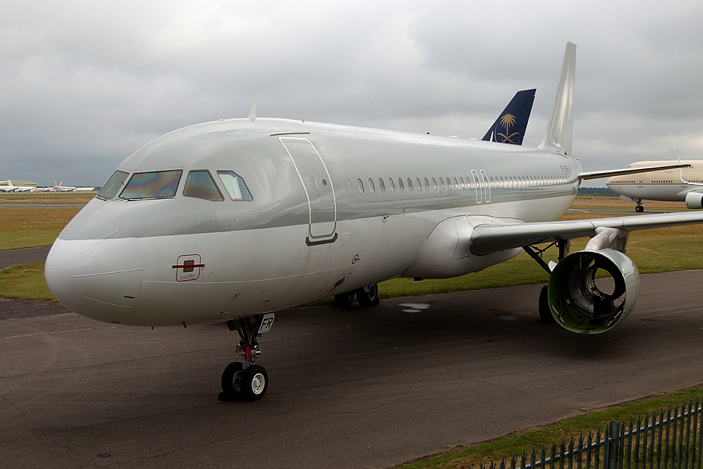 Airbus A320-232 - VP-CFR (A7-ADC) - Castlelake (Ex Qatar Airways)