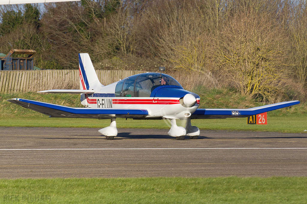 Robin DR.400-180R Remorqueur - G-ELUN