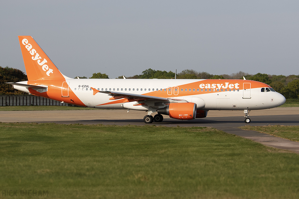 Airbus A320-214 - G-EZUL - easyJet
