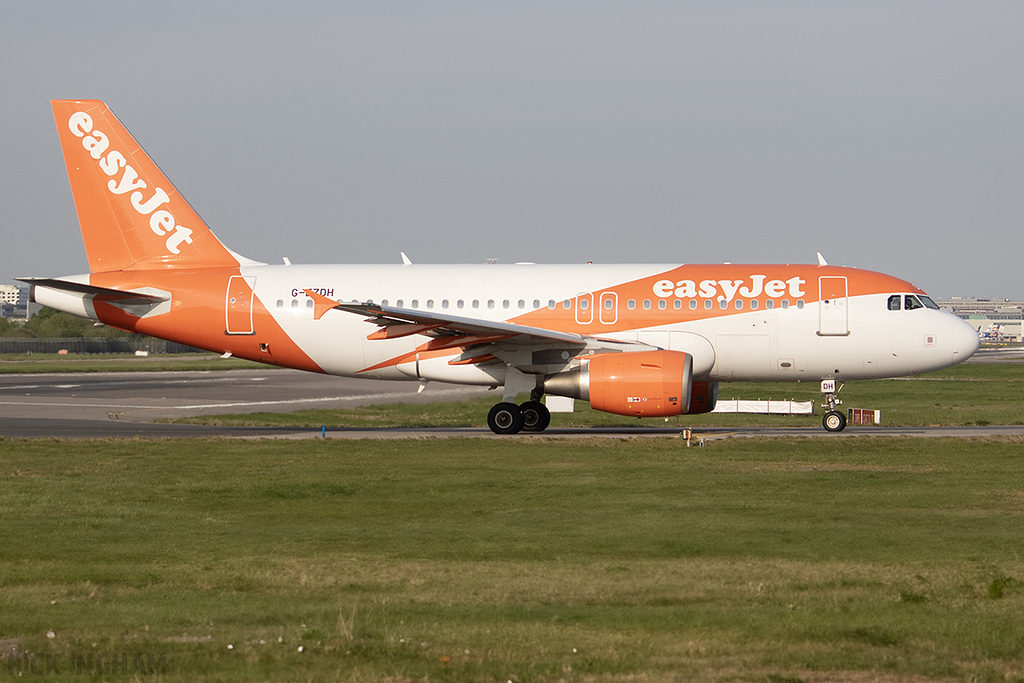 Airbus A319-111 - G-EZDH - easyJet