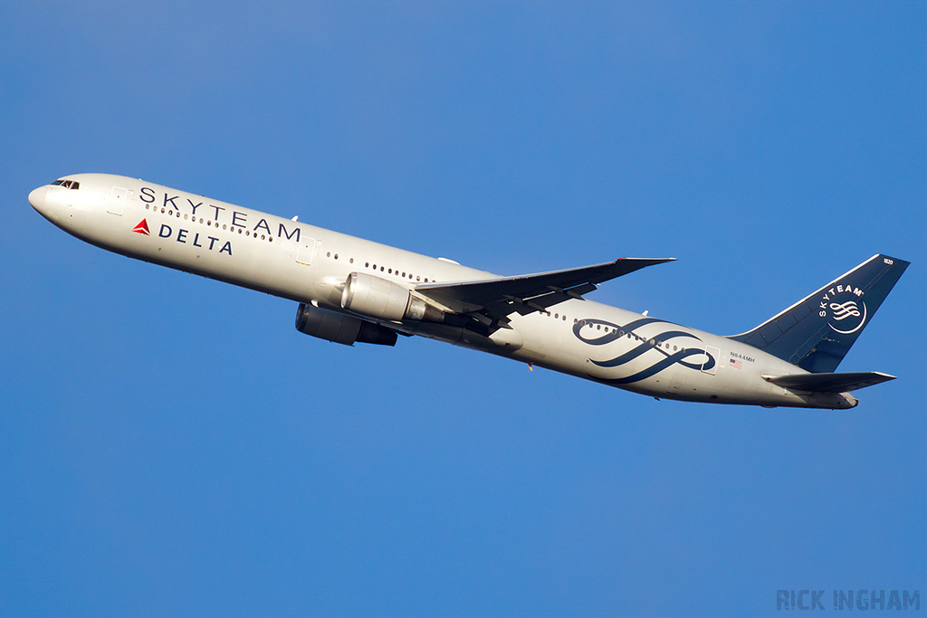 Boeing 767-432ER - N844MH - Delta Airlines