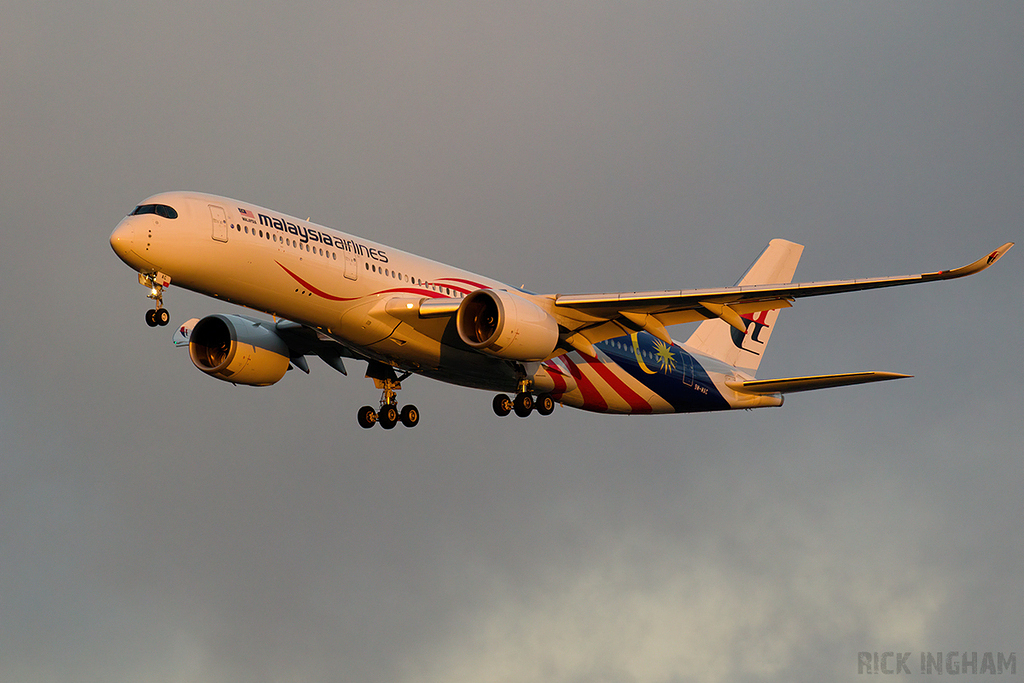 Airbus A350-941 - 9M-MAC - Malaysia Airlines
