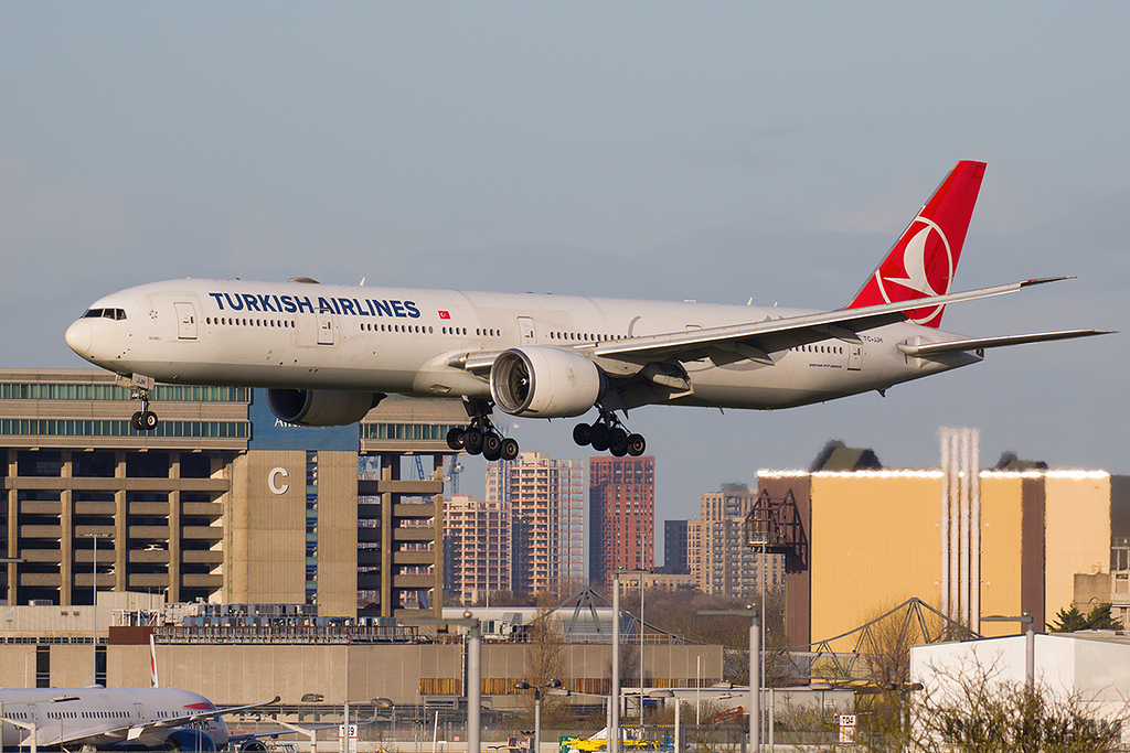 Boeing 777-3F2ER - TC-JJH - Turkish Airlines