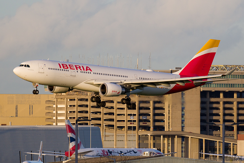 Airbus A330-202 - EC-MLB - Iberia