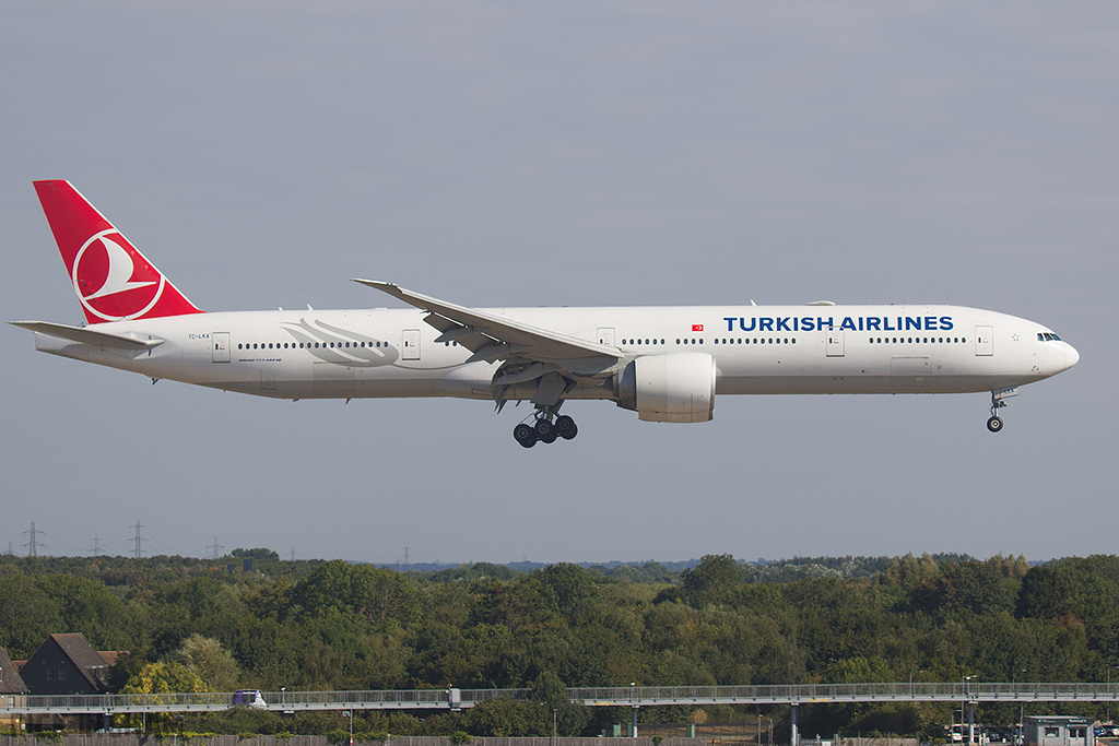 Boeing 777-300ER - TC-LKA - Turkish Airlines