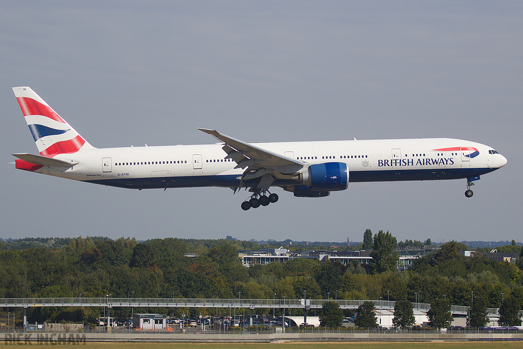 Boeing 777-336ER - G-STBI - British Airways