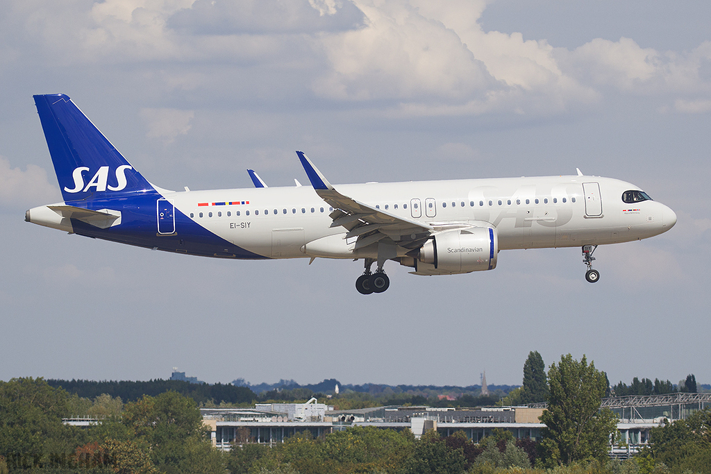 Airbus A320-251N - EI-SIY - Scandinavian Airlines