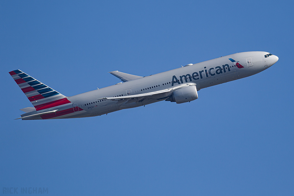 Boeing 777-200 - N767AJ - American Airlines