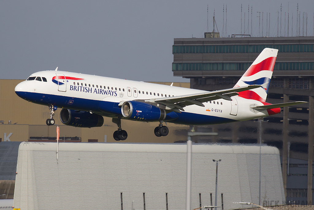 Airbus A320-232 - G-EUYB - British Airways