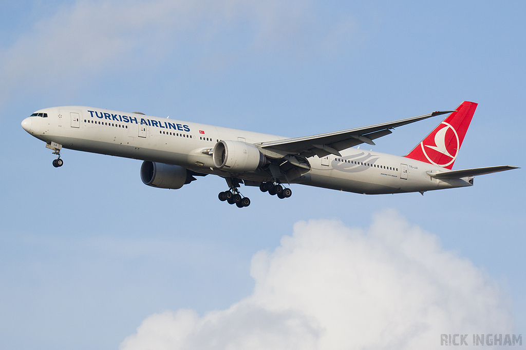 Boeing 777-3F2ER - TC-JJI - Turkish Airlines