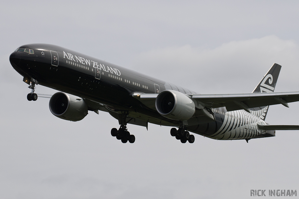 Boeing 777-319ER - ZK-OKQ - Air New Zealand