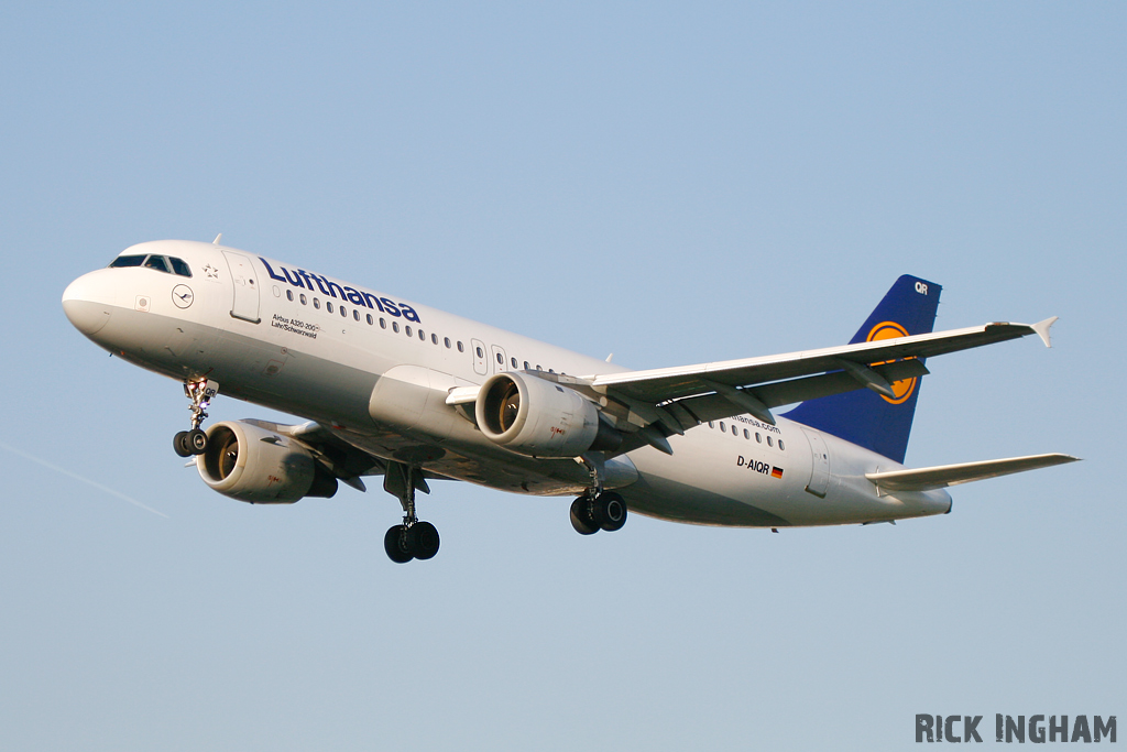 Airbus A320-211 - D-AIQR - Lufthansa