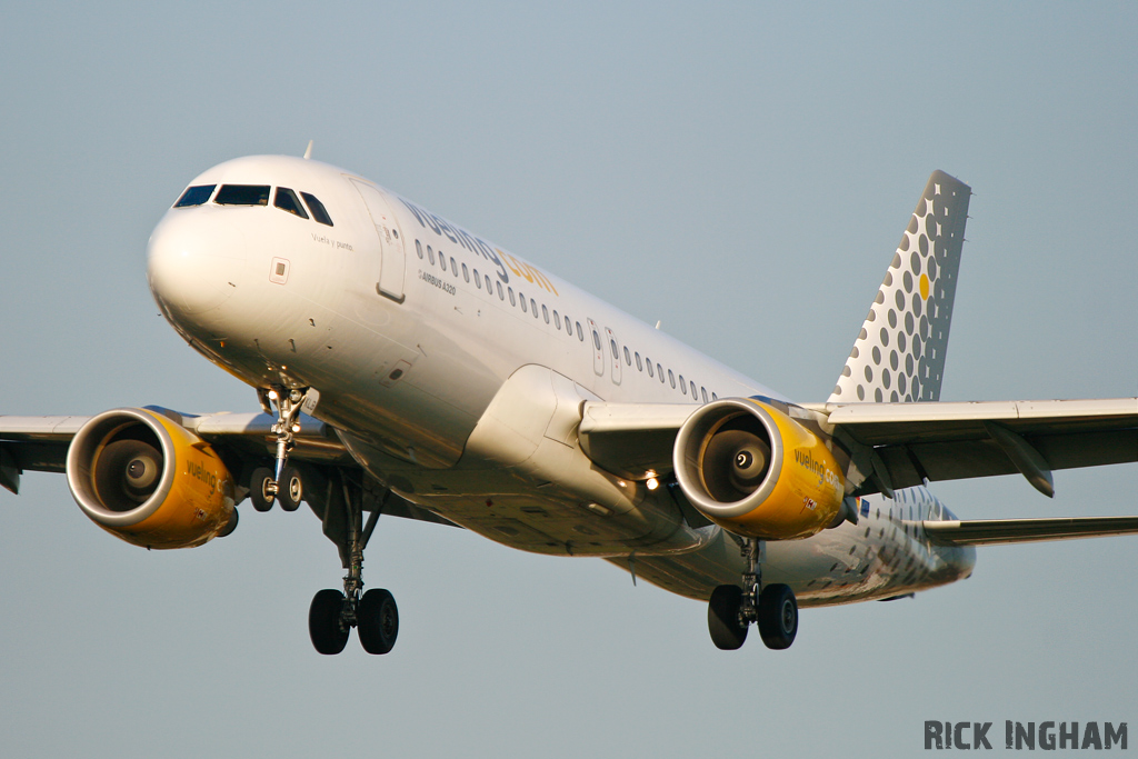 Airbus A320-214 - EC-KLB - Vueling Airlines