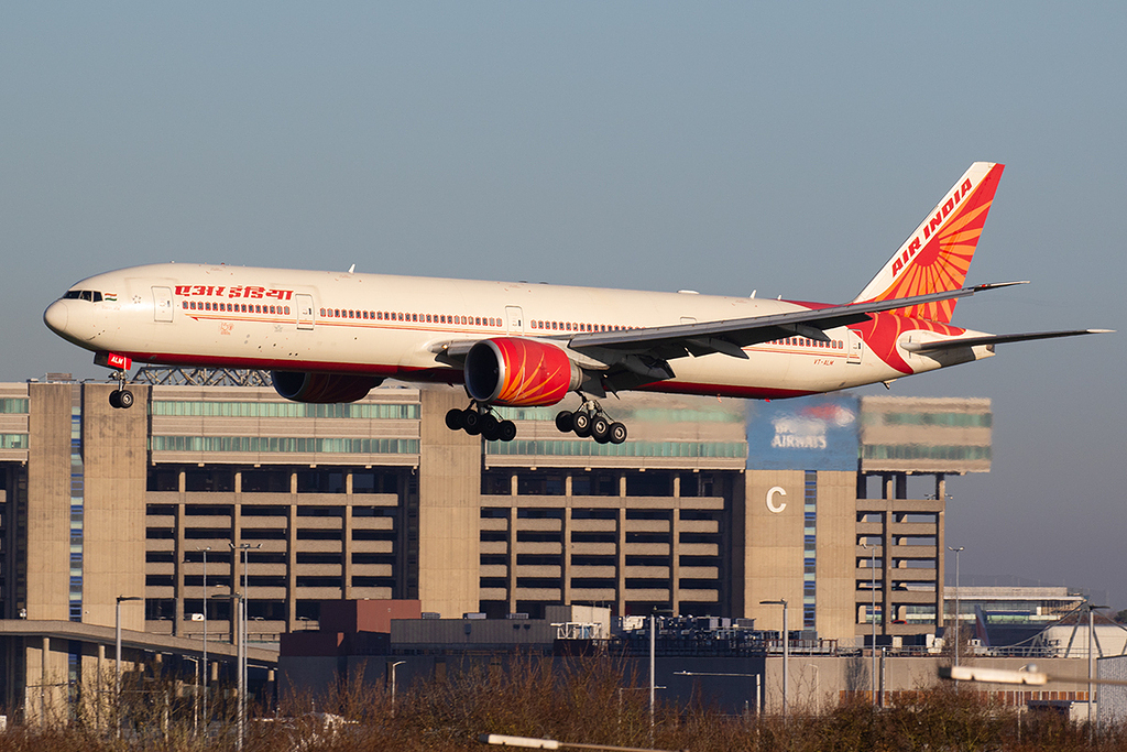 Boeing 777-337ER - VT-ALM - Air India