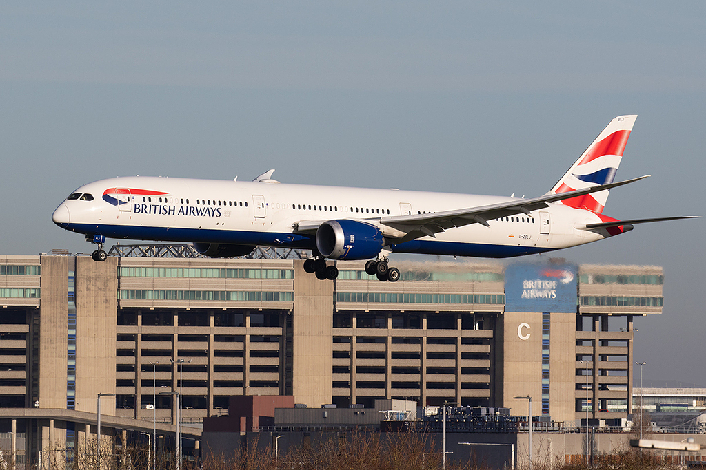 Boeing 787-10 Dreamliner - G-ZBLJ - British Airways