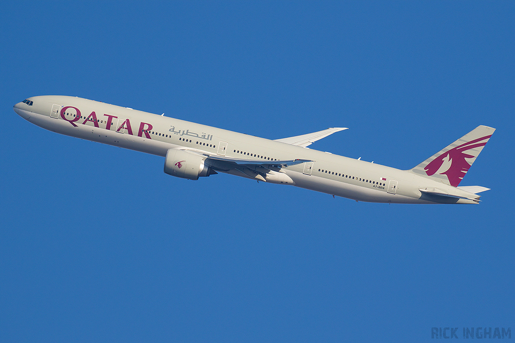 Boeing 777-300ER - A7-BEN - Qatar Airways