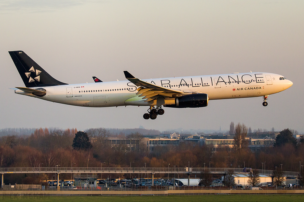 Airbus A330-343 - C-GEGI - Air Canada