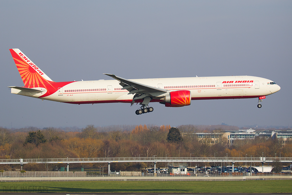 Boeing 777-337ER - VT-ALO - Air India