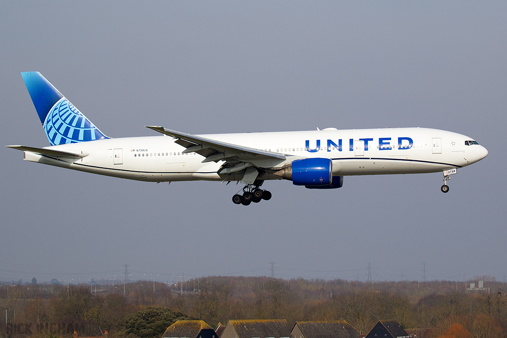Boeing 777-222ER - N798UA - United Airlines