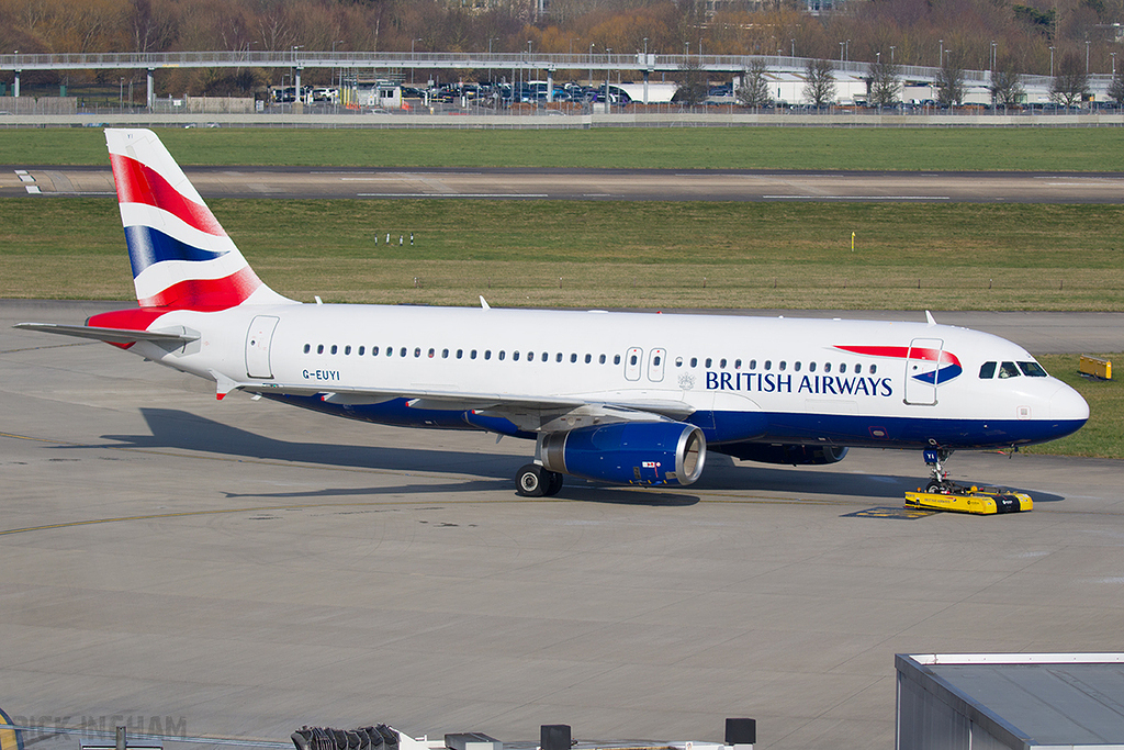 Airbus A320-232 - G-EUYI - British Airways