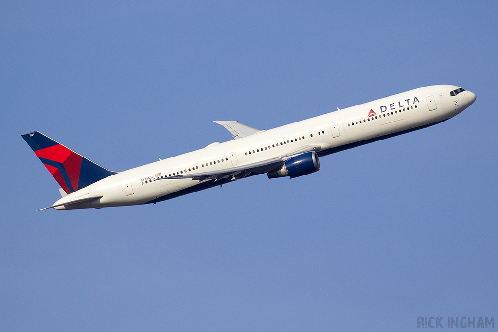 Boeing 767-432ER - N825MH - Delta Airlines