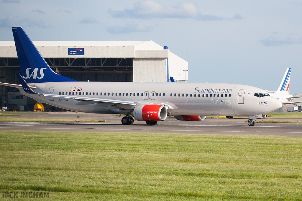 Boeing 737-86N - LN-RGA - Scandinavian Airlines