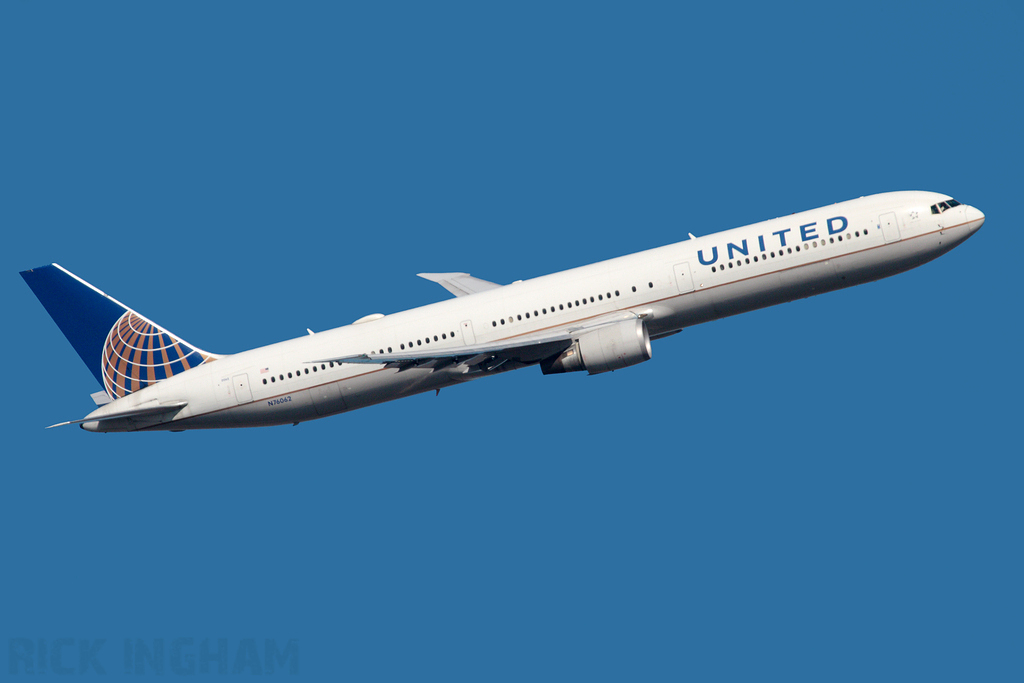 Boeing 777-222ER - N228UA - United Airlines