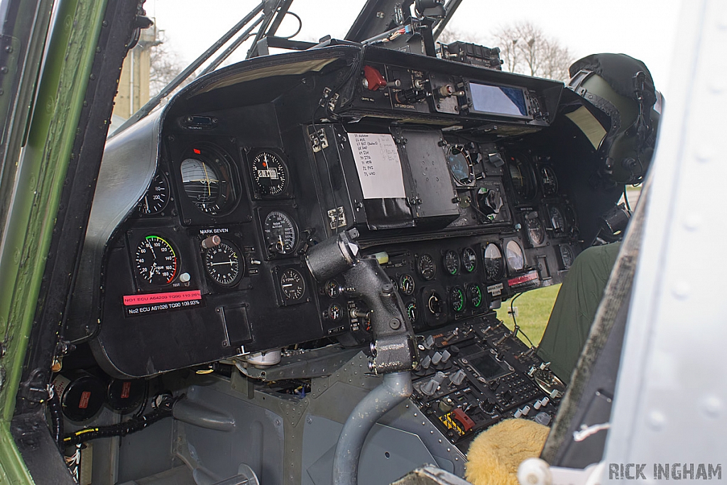 Cockpit of Westland Lynx AH7 - XZ177 - Royal Marines