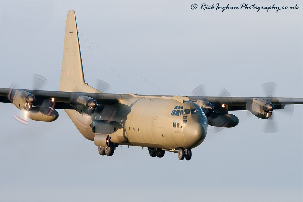 Lockheed C-130K Hercules C3 - XV221 - RAF
