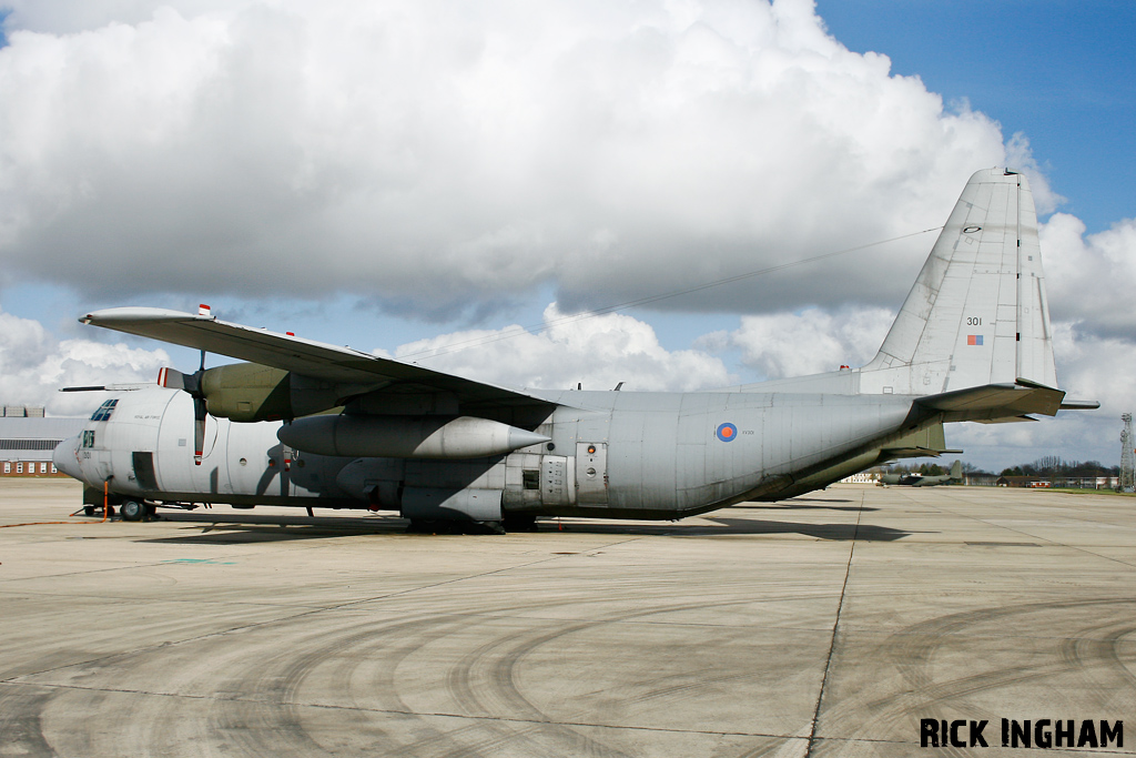 Lockheed C-130K Hercules C3 - XV301 - RAF