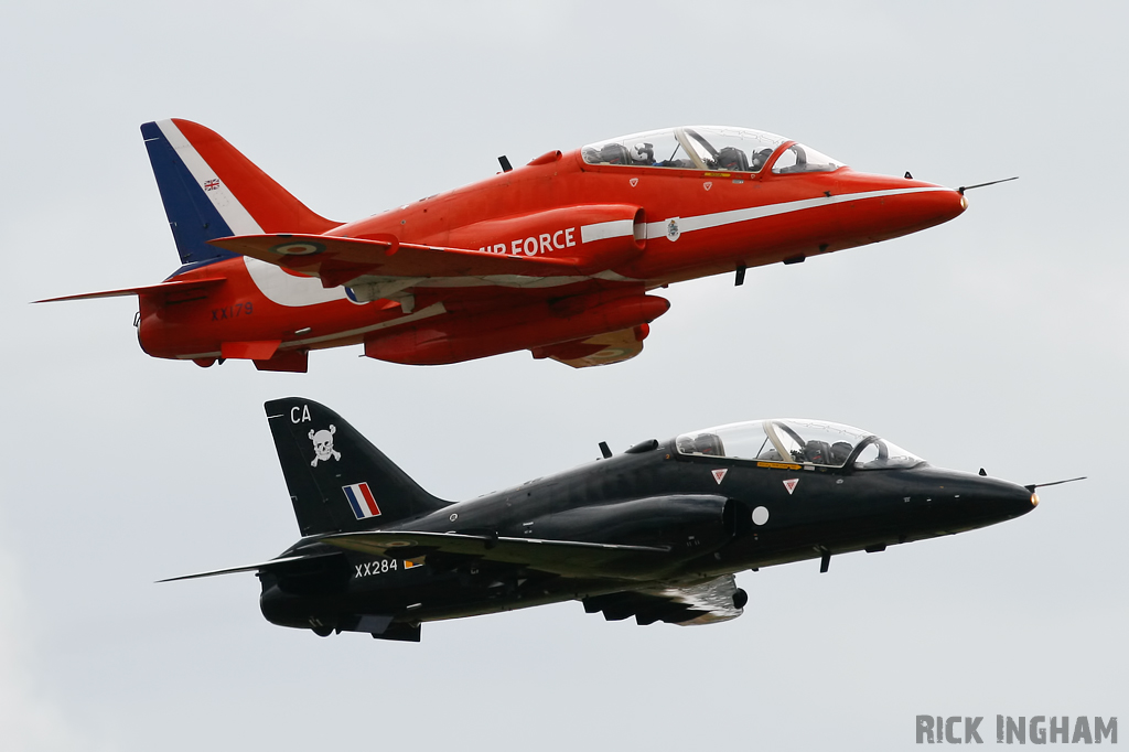 British Aerospace Hawk T1 - XX179 + XX284 - RAF | The Red Arrows