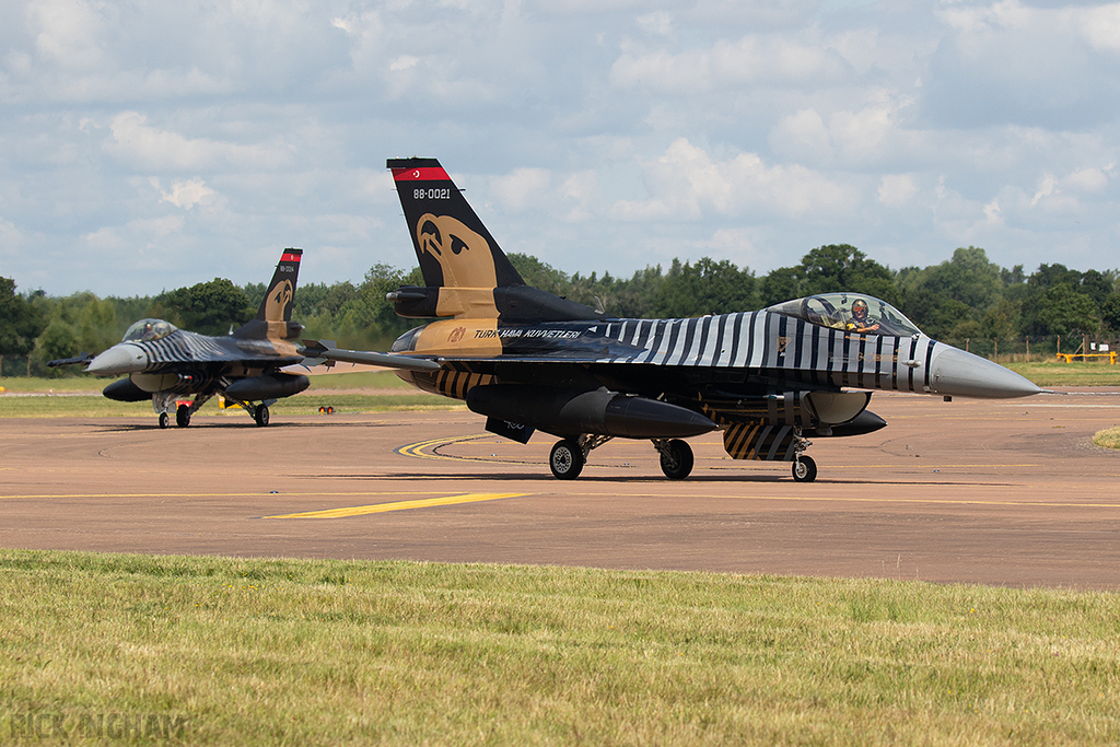 Lockheed Martin F-16C Fighting Falcon - 88-0021 + 88-0024 - Turkish Air Force