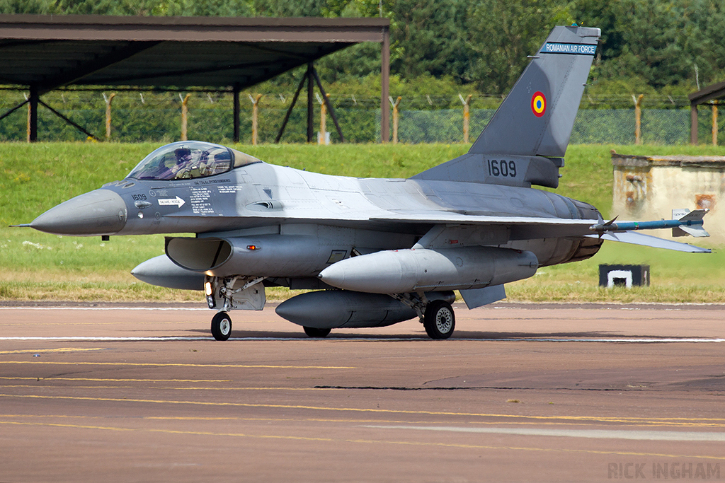 Lockheed Martin F-16AM Fighting Falcon - 1616 - Romanian Air ForceLockheed Martin F-16AM Fighting Falcon - 1609 - Romanian Air Force