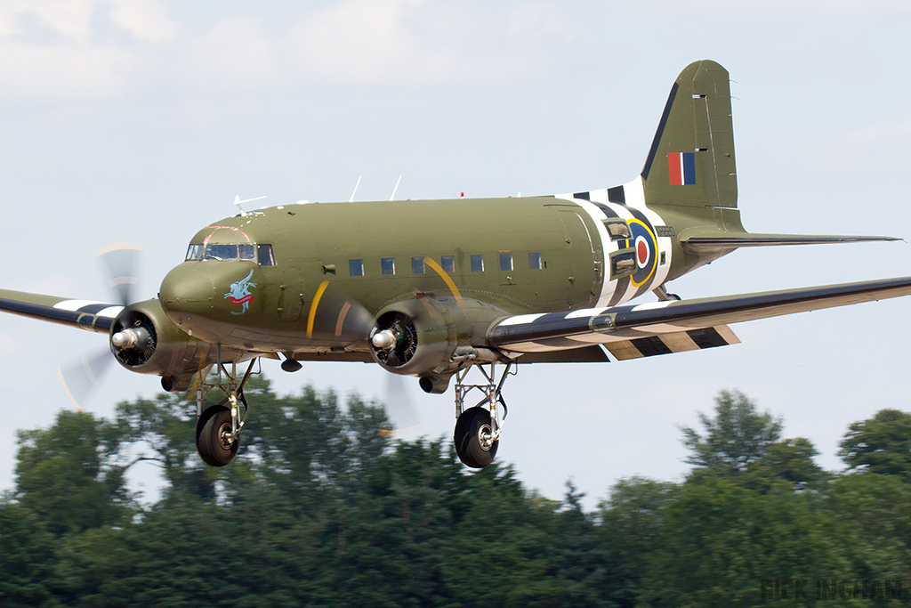Douglas DC-3 Dakota - KP220 / G-ANAF - RAF