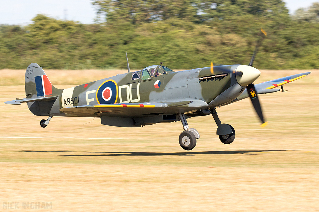 Supermarine Spitfire MK Vc - AR501 / G-AWII - RAF