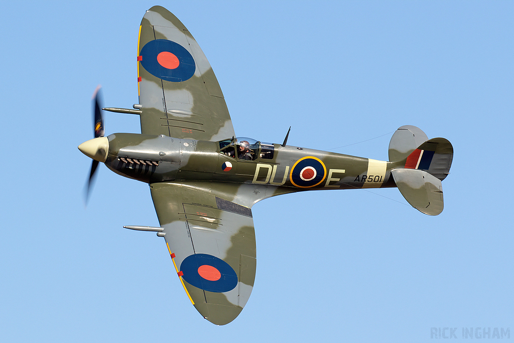 Supermarine Spitfire MK Vc - AR501 / G-AWII - RAF