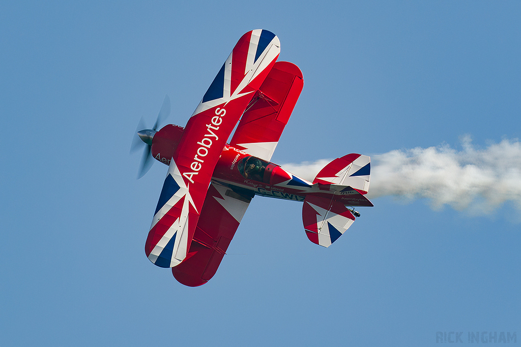 Pitts S-2S Special - G-EWIZ