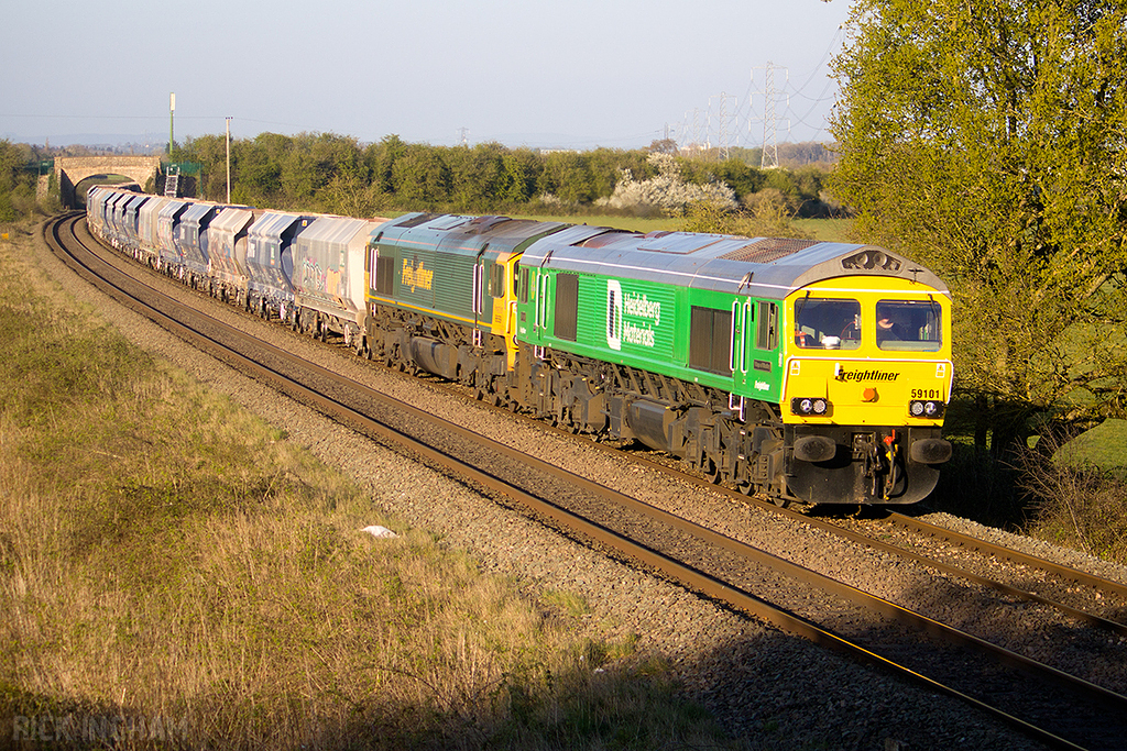 Class 59 - 59101 + Class 66 - 66559 - Freightliner