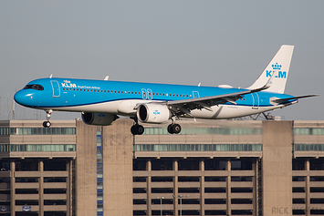Airbus A321-252NX - PH-AXI - KLM
