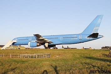 Boeing 757 - G-STRW - Astraeus