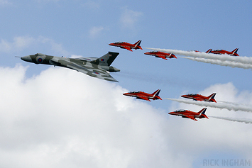 Avro Vulcan B2 - XH558/G-VLCN - RAF + The Red Arrows