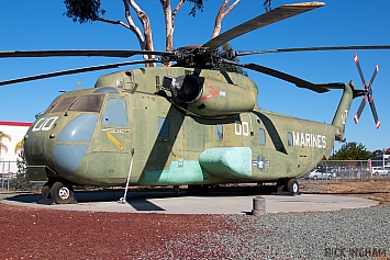 Sikorsky CH-53A Stallion - 153304 - USMC